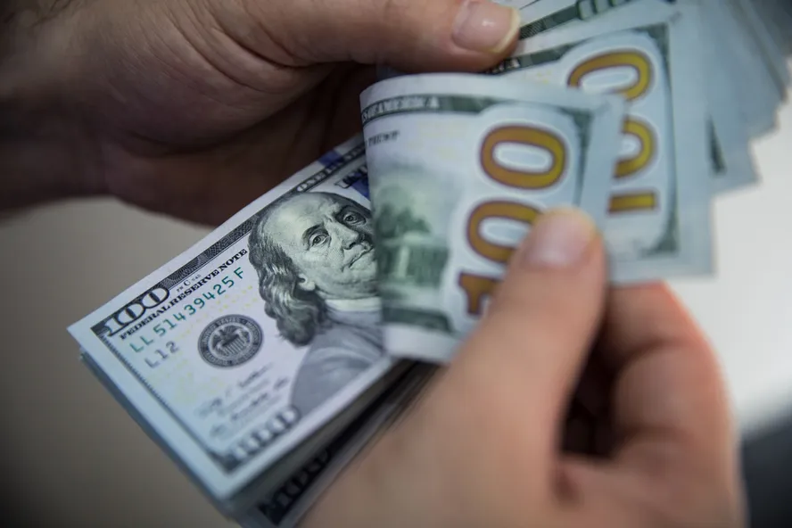 $100,000